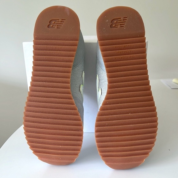 New Balance 501 v1 Women's Sneakers in Gray and Neon Yellow sz 8.5 - Picture 5 of 11